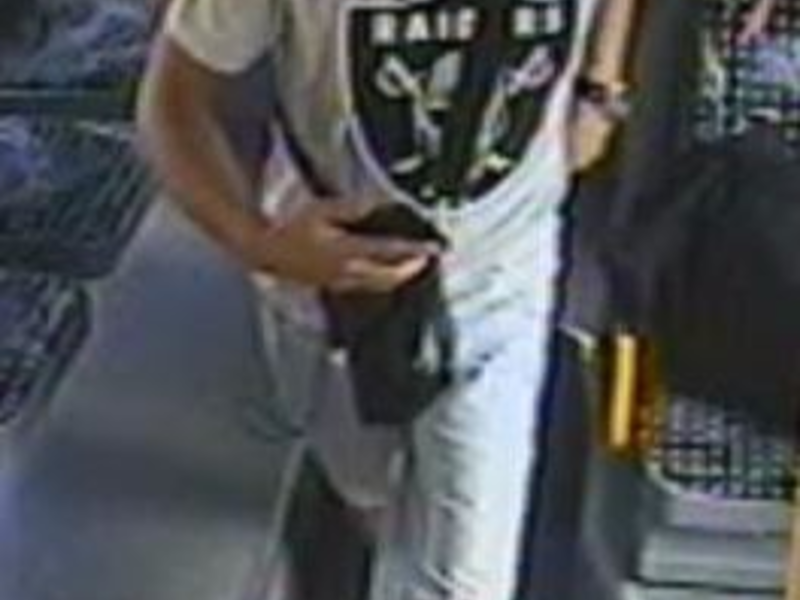 POL-LM: Professioneller Ladendieb gesucht - Öffentlichkeitsfahndung mit Bildmaterial der Videoüberwachung - Foto: presseportal.de