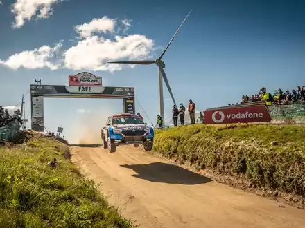 Rallye Italien-Sardinien: Sieben Škoda Crews fahren in die Top-Ten der WRC2-Kategorie - Foto: presseportal.de