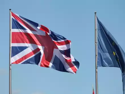 Fahnen von EU und Großbritannien - Foto: über dts Nachrichtenagentur