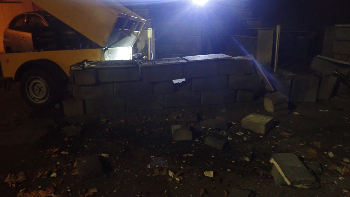 POL-HX: Mit über 1,5 Promille Schaden von rund 36.000 Euro verursacht - Foto: presseportal.de