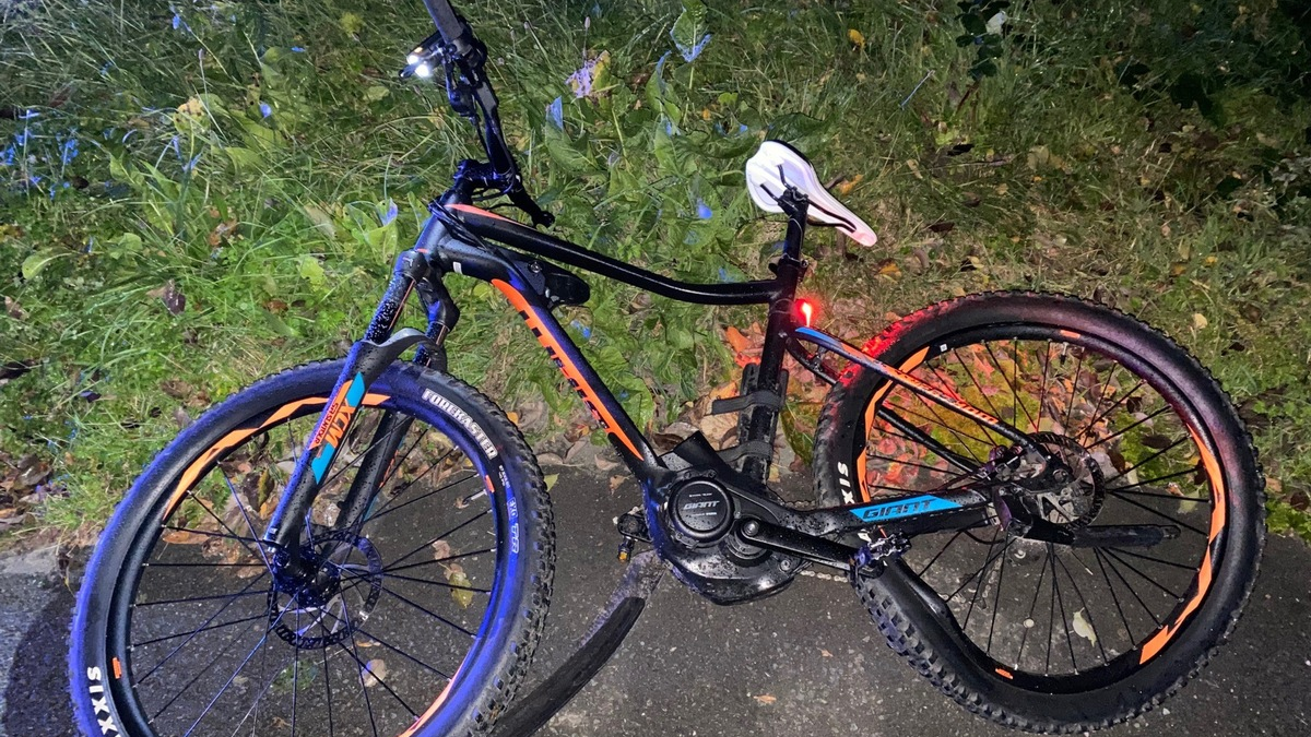 FW-MH: Kampfmittelfunde im Hafen und Verkehrsunfall auf der A40 - Foto: presseportal.de