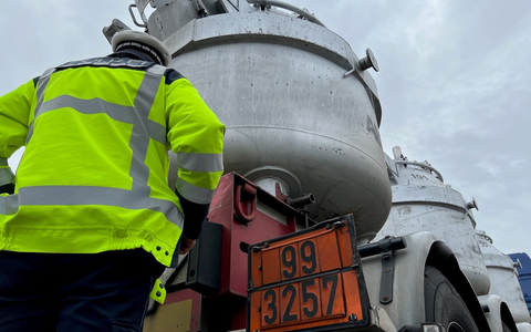 FW Bad Segeberg: Gefahrguteinsatz an Bad Segeberger Schule - Verdacht auf Gefahrstoffaustritt - Foto: presseportal.de