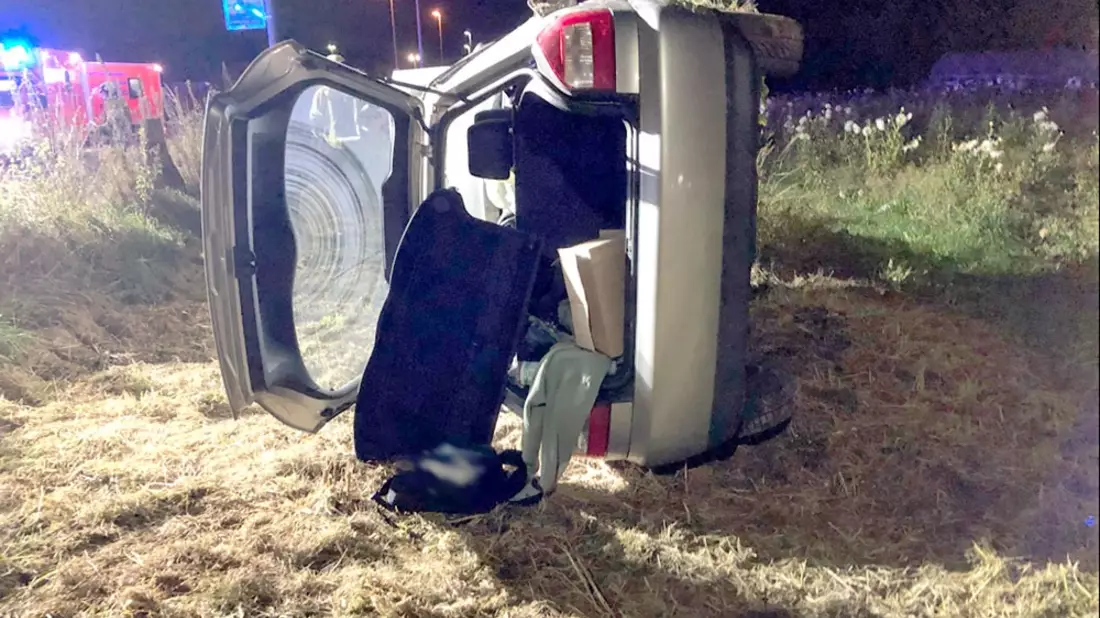 POL-KS: Mutmaßliches Autorennen führt zu schwerem Unfall mit sechs Verletzten: Polizei sucht Zeugen - Bild: presseportal.de