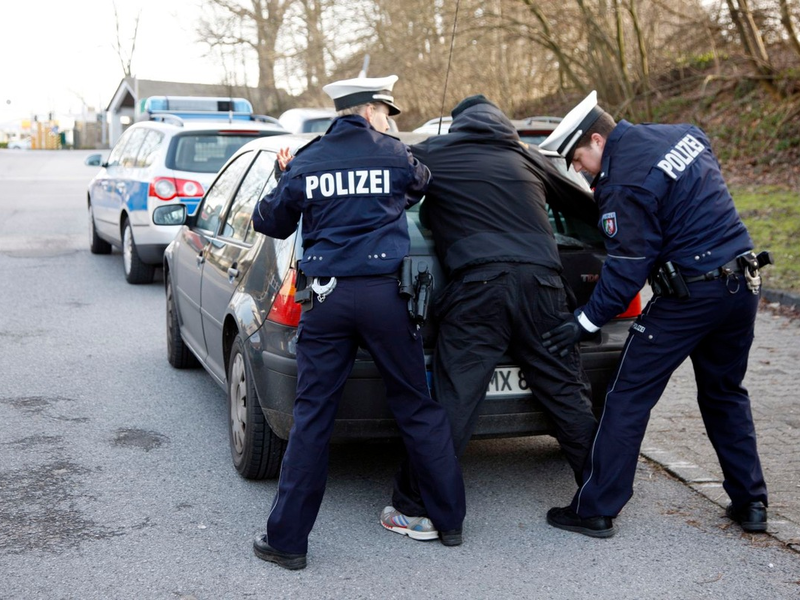 POL-ME: Parfüm im Wert von 1400 Euro gestohlen - Polizei stellt Ladendiebe - Velbert - 2501083 - Foto: presseportal.de