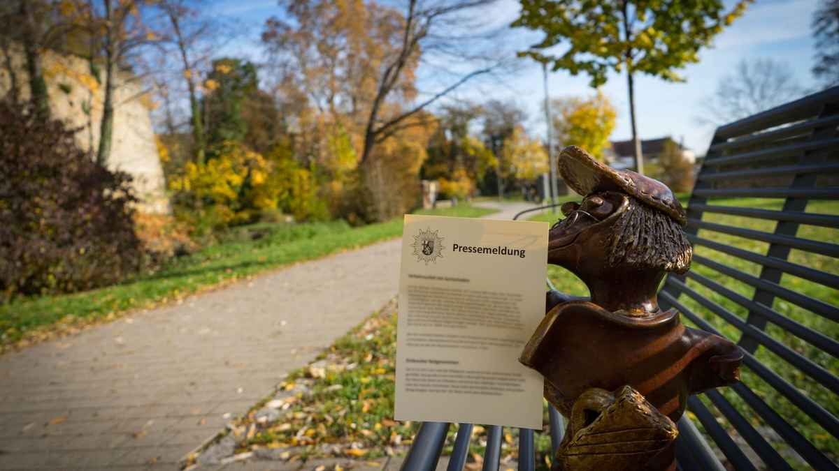 POL-PDNW: Diebstahl aus Fahrzeug - Foto: presseportal.de