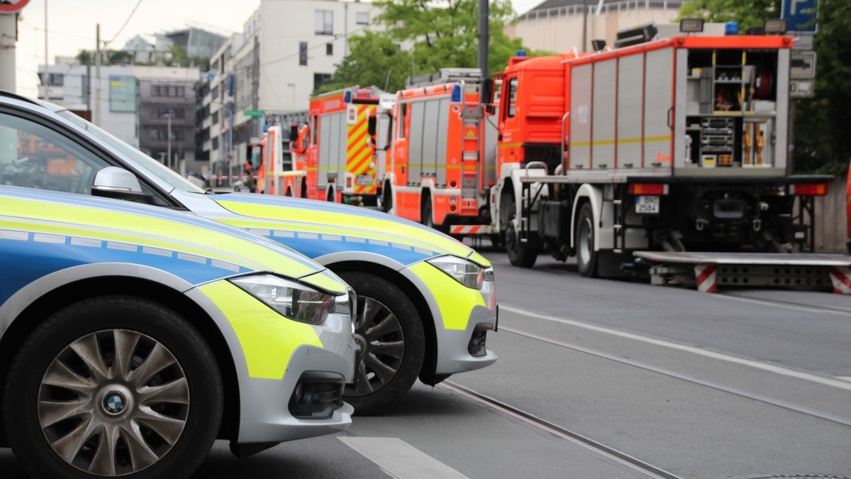 FW-BN: Zusammenstoß zwischen Bahn und PKW endet glimpflich - Foto: presseportal.de