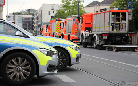 FW-BN: Zusammenstoß zwischen Bahn und PKW endet glimpflich - Foto: presseportal.de