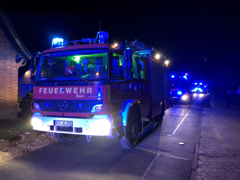 FW Alpen: Verdächtiger Rauch und Sturmschäden - Foto: presseportal.de