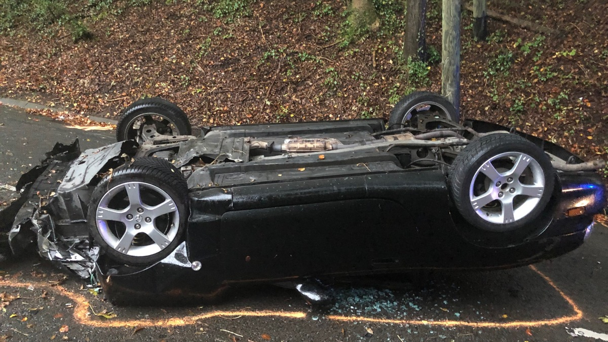 POL-MI: Zwei Autos kollidieren auf Kreuzung - Foto: presseportal.de