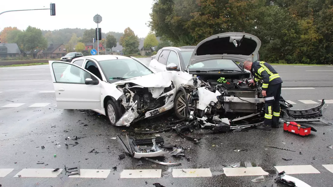 POL-COE: Coesfeld, B525/ Auto überschlägt sich - Bild: presseportal.de