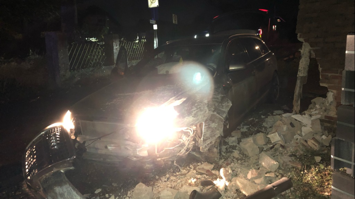 POL-HX: Zusammenstoß auf einer Kreuzung - Motorradfahrer schwer verletzt - Foto: presseportal.de