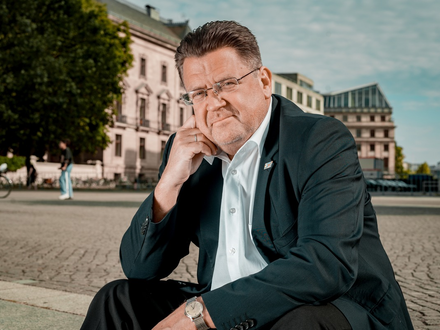 Stephan Brandner: Transparenz statt Kungelei / Kontakte der Regierung mit Verfassungsrichtern offenlegen! - Foto: presseportal.de