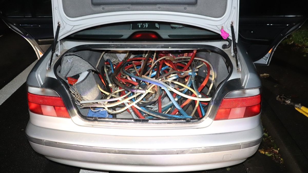 FW-NE: Brand in einem Serverraum des Johanna-Etienne-Krankenhauses | Mehrere Stationen geräumt | Umfangreiche Entrauchungsmaßnahmen nötig - Foto: presseportal.de