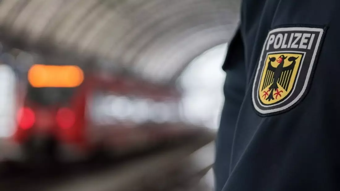 BPOL NRW: Geschlagen und Gespuckt - Die Bundespolizei ermittelt nach Körperverletzung und Beleidigung - Bild: presseportal.de