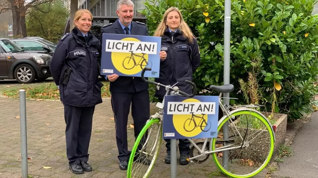 POL-PDTR: LICHT AN! Polizei Idar-Oberstein führt Kampagne fort - Bild: presseportal.de