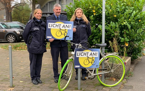 POL-PDTR: LICHT AN! Polizei Idar-Oberstein führt Kampagne fort - Foto: presseportal.de