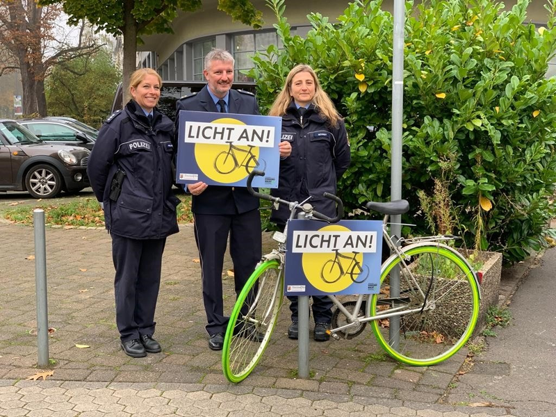 POL-PDTR: LICHT AN! Polizei Idar-Oberstein führt Kampagne fort - Foto: presseportal.de