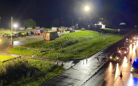 POL-PDPS: Behördenübergreifende Kontrollaktion auf der Bundesstraße 10 - Foto: presseportal.de