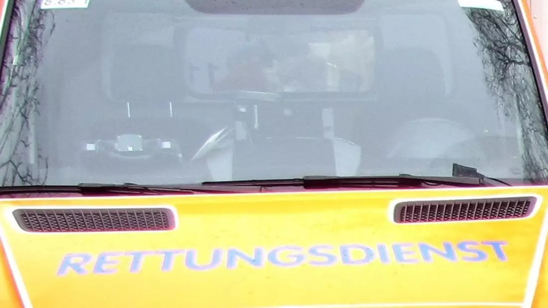 POL-ME: Fußgänger auf Gehweg angefahren (Langenfeld) -2312069- - Bild: presseportal.de