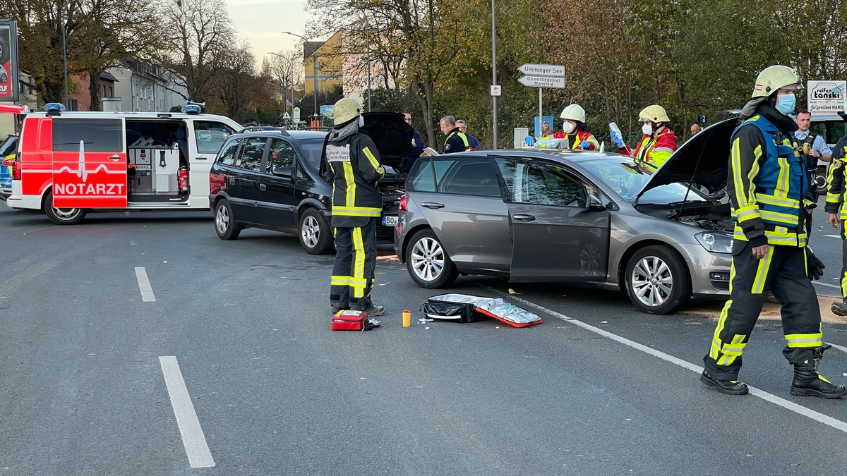 FW Paderborn: Verkehrsunfall Sander-Bruch-Straße - Foto: presseportal.de