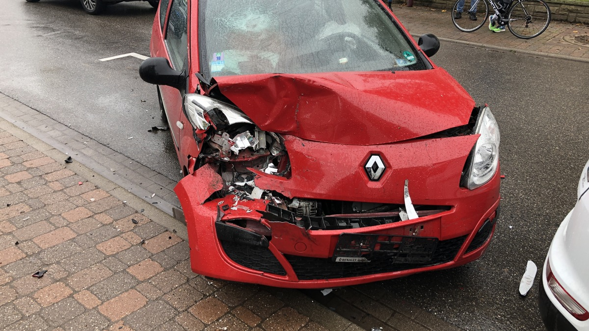 POL-PDLD: Kirrweiler - Gas- und Bremspedal verwechselt - Foto: presseportal.de