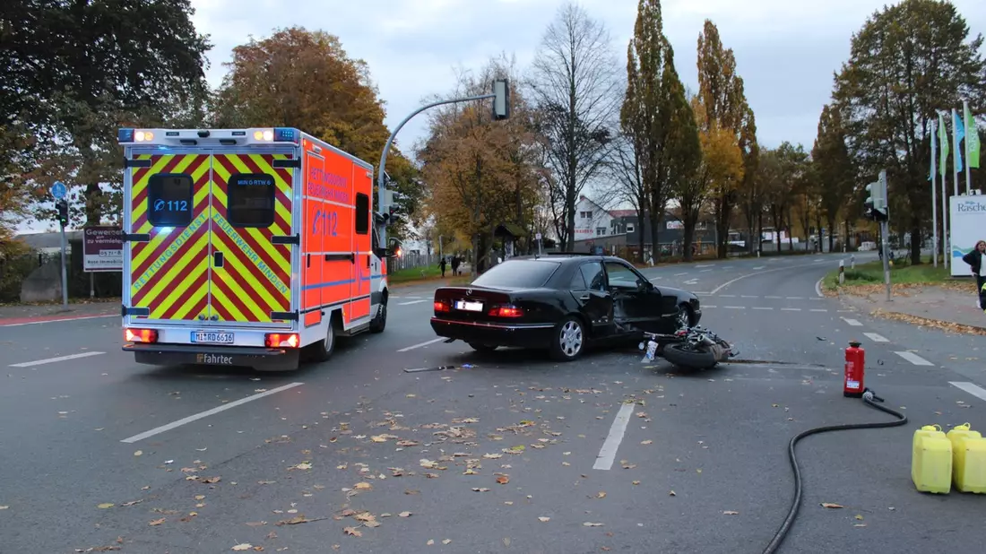 POL-HAM: Unbekannte knicken Laterne um - Bild: presseportal.de