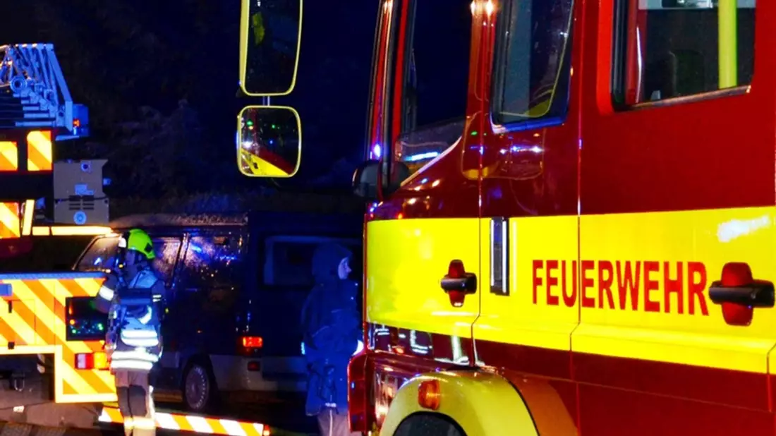 POL-ME: Brennende Müllcontainer beschädigen Hauswand - Polizei bittet um Hinweise - 2604082 - Bild: presseportal.de