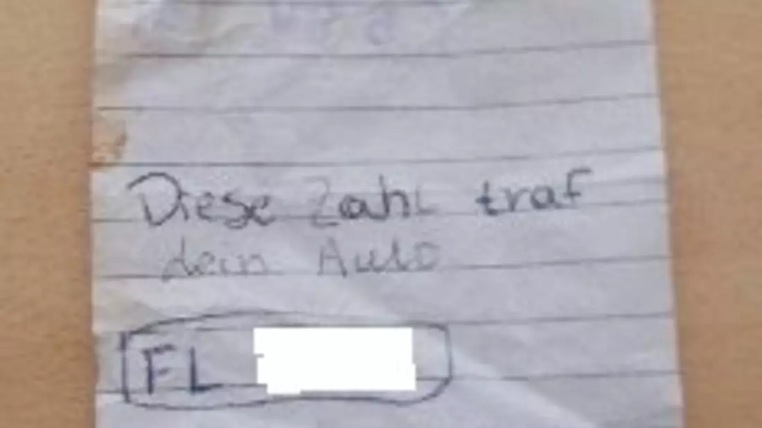POL-HM: Zeugenaufruf: Unbekannte hinterlässt falsche Personalien - wer erkennt die Handschrift? - Bild: presseportal.de