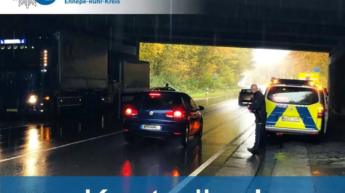 POL-BOR: Gronau - Großkontrolle der Polizei auf der B54 - Bild: presseportal.de