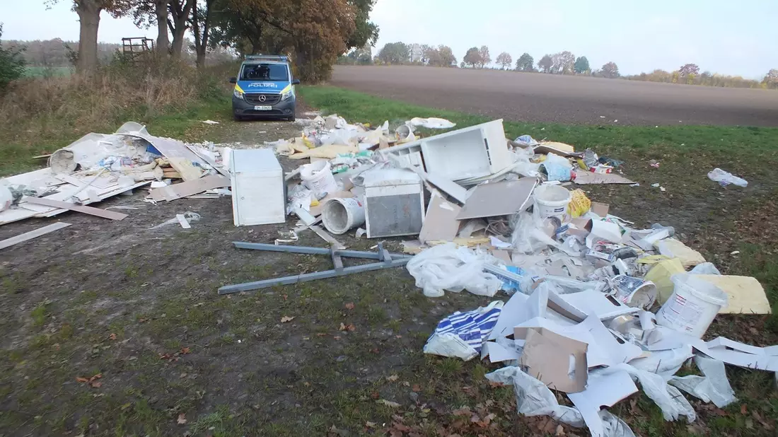 POL-SE: Westerhorn - Illegale Müllablagerung, Zeugen gesucht - Bild: presseportal.de