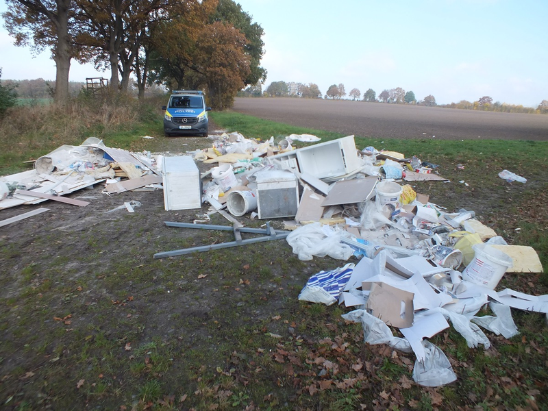 POL-SE: Westerhorn - Illegale Müllablagerung, Zeugen gesucht - Foto: presseportal.de