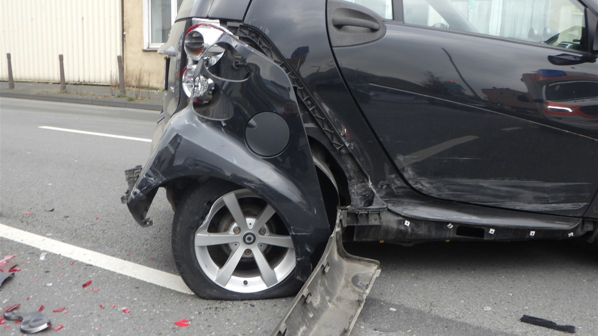POL-GM: Auto kollidiert mit Wildschweinrotte - Foto: presseportal.de