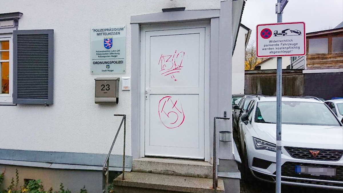 POL-AK NI: Polizeiakademie Niedersachsen verabschiedet über 400 neue Polizeikommissarinnen und -kommissare / Erstmalige Teilnahme einer Bremer Studiengruppe an der Abschlussfeier des Bachelor-Studienjahrgangs - Foto: presseportal.de