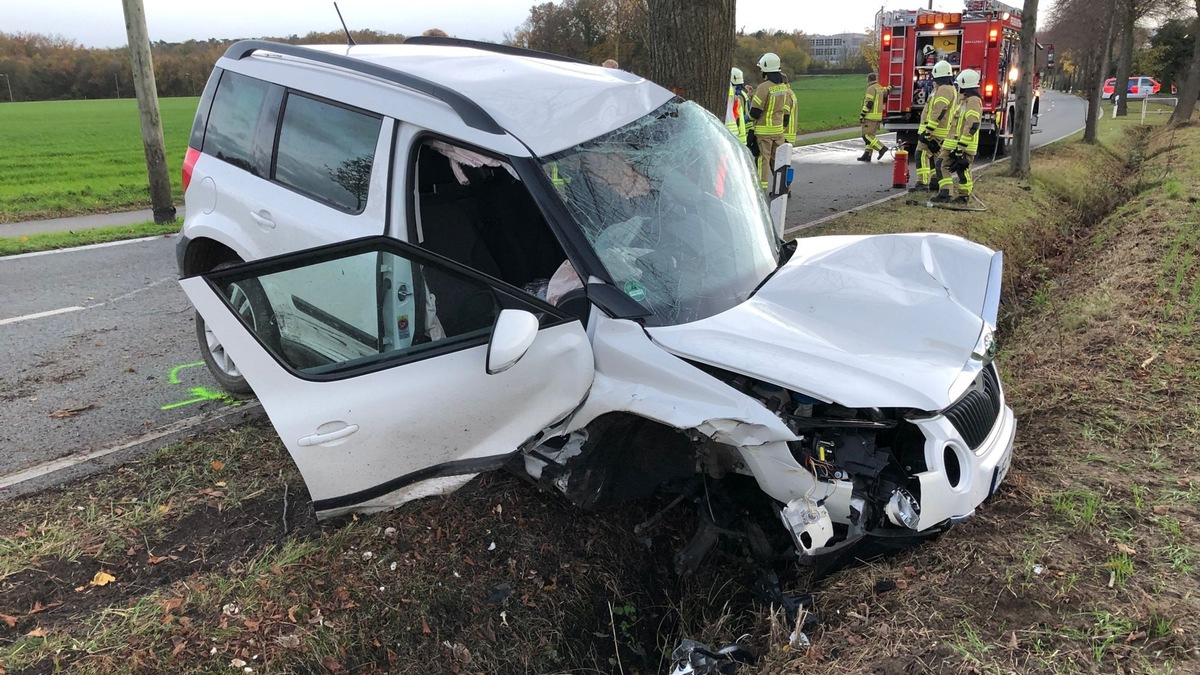 POL-DEL: Landkreis Wesermarsch: Brake - Verkehrsunfall zwischen zwei Pkw auf der B211 mit zwei leicht verletzten Personen | Vollsperrung - Foto: presseportal.de