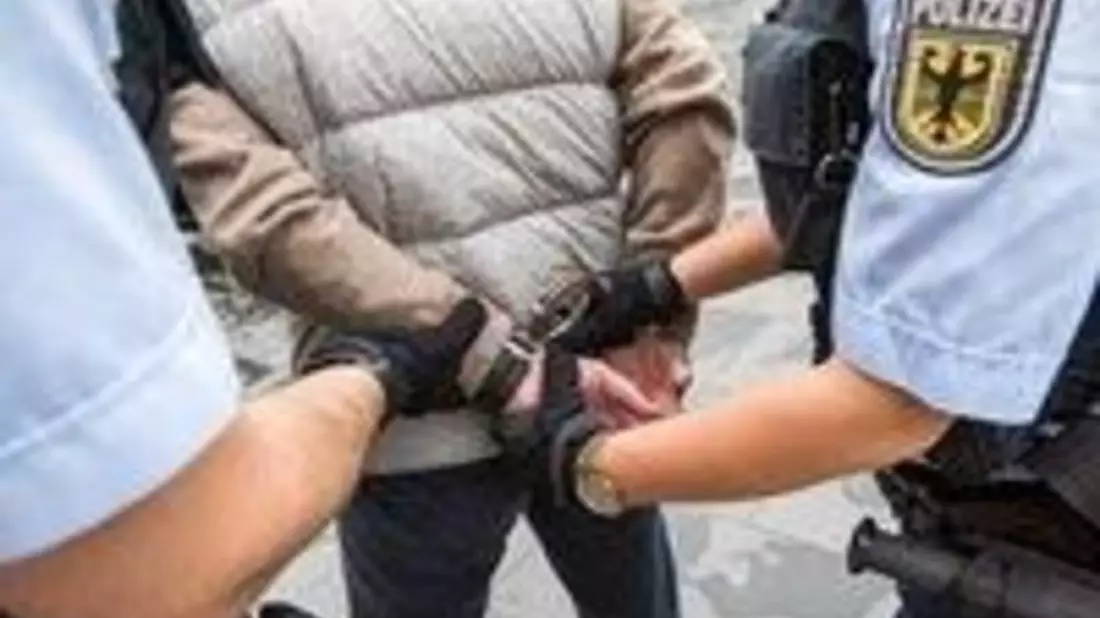 BPOL NRW: Bundespolizei nimmt Ladendieb auf frischer Tat fest - Er wird heute dem Haftrichter vorgeführt - Bild: presseportal.de