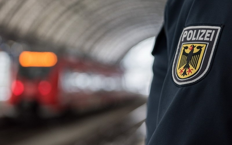 BPOL-BadBentheim: Gefährlicher Eingriff in den Bahnverkehr - 66-Jähriger zwingt Zug zur Schnellbremsung - Foto: presseportal.de