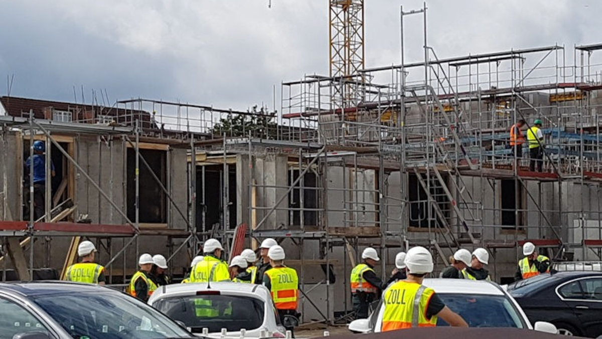 HZA-F: Gegen Schwarzarbeit und ausbeuterische Arbeitsbedingungen- Frankfurter Finanzkontrolle Schwarzarbeit nimmt Baubranche ins Visier - Foto: presseportal.de