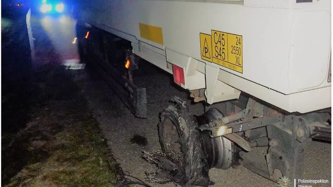 POL-PDLD: Verkehrsunfall mit hohem Sachschaden und leicht verletzter Person - Bild: presseportal.de