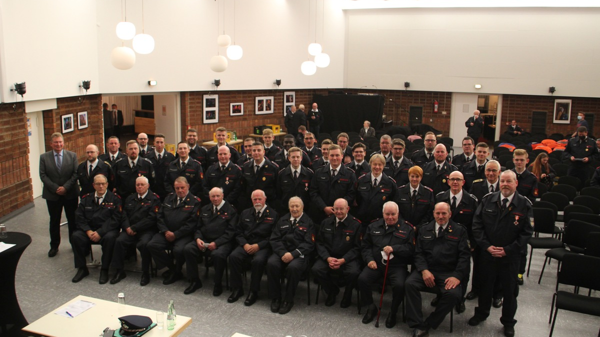 FW-ROW: Verbandsversammlung des Kreisfeuerwehrverbandes Bremervörde e.V. - Foto: presseportal.de