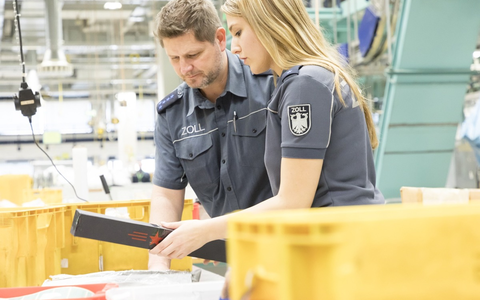 HZA-DO: Weltverbrauchertag am 15. März / Der ZOLL leistet einen wichtigen Beitrag zum Schutz der Bürgerinnen und Bürger - Foto: presseportal.de HZA-DO: Weltverbrauchertag am 15. März / Der ZOLL leistet einen wichtigen Beitrag zum Schutz der Bürgerinnen und Bürger - Foto: presseportal.de