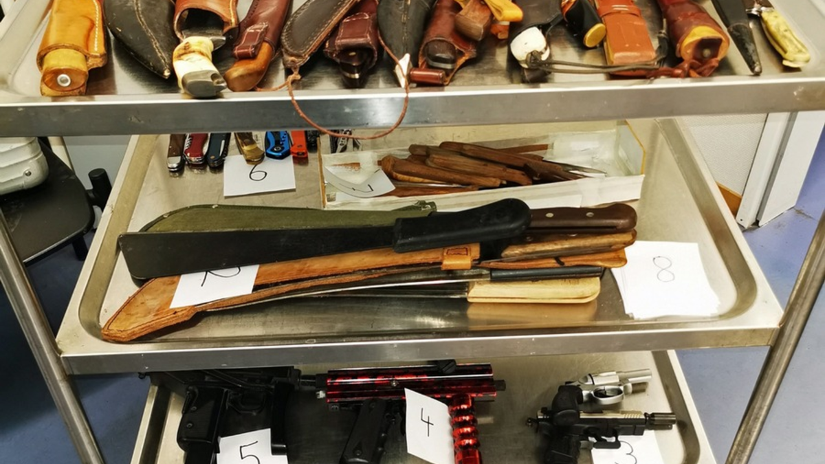 HZA-RO: Durchsuchungen des ZOLLs wegen 