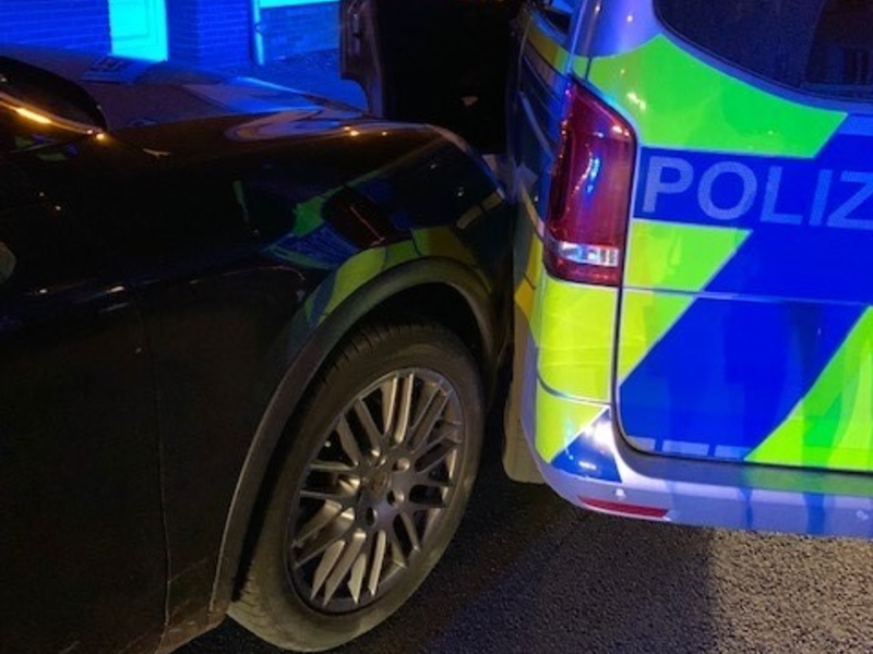 POL-ME: BMW brennt vollständig aus - die Polizei bittet um Hinweise - Hilden - 2404001 - Foto: presseportal.de