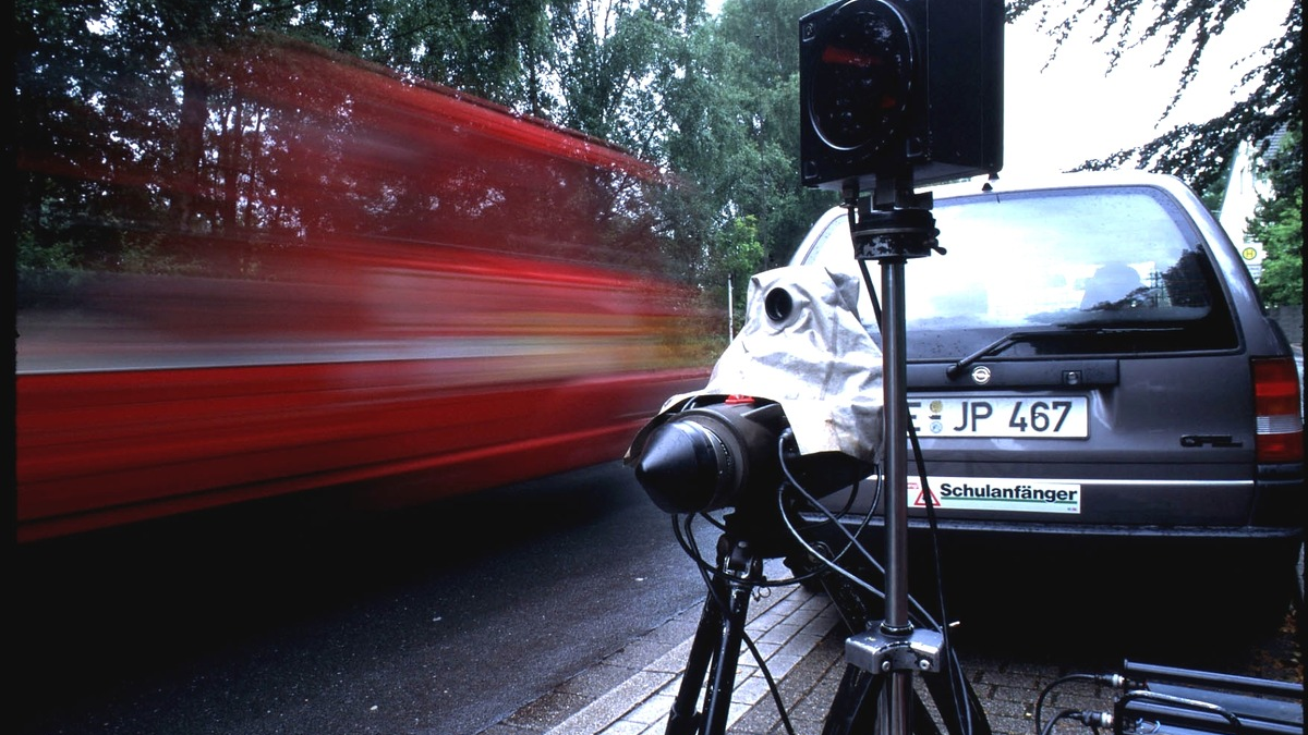 POL-PDWIL: Diebstahl einer Geschwindigkeitsanzeigetafel - Foto: presseportal.de