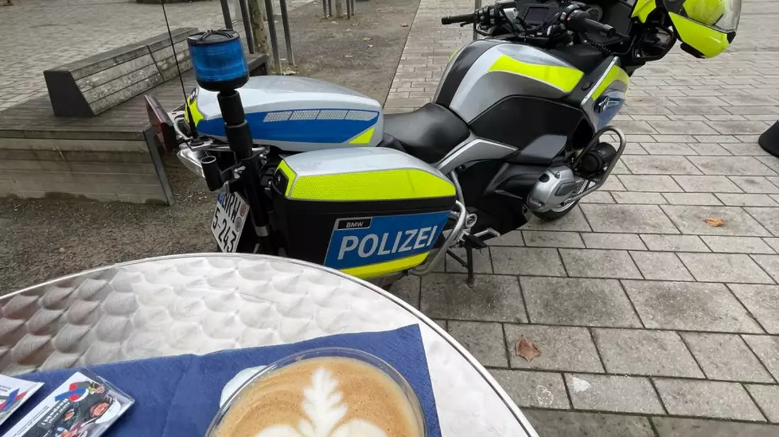 POL-DA: Bad König: Positive Bilanz nach Coffee with a cop anlässlich des Pfingstmarktes - Bild: presseportal.de