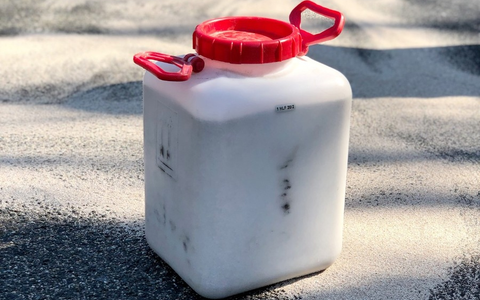 FW Alpen: Rauchender Pkw am Montagnachmittag in Veen - Foto: presseportal.de