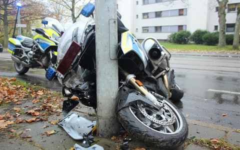 Großbrand in Düsseldorfer Innenstadt erschüttert die Weihnachtszeit / Eine Gruppe von Brandschützern, darunter Donato Muro von Sicherheitsingenieur. NRW, diskutiert die Ereignisse und teilt Erkenntnisse über einen Video-Kanal - Foto: presseportal.de
