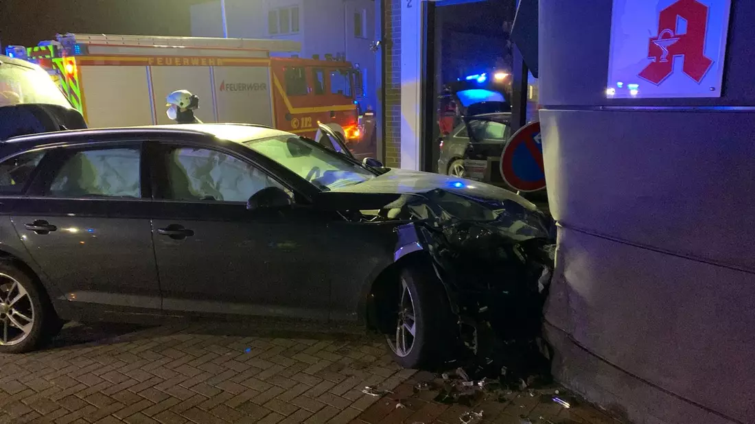BPOL-HH: Bahnhof Altona: Falke sitzt im S-Bahn Tunnel - Rettung durch Bundespolizei - Bild: presseportal.de