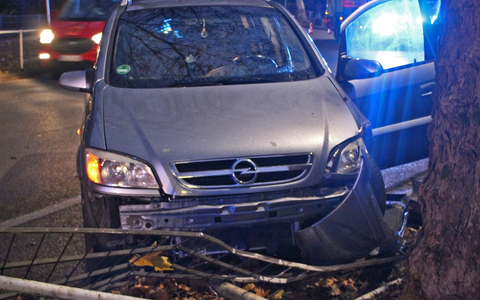 POL-ME: Hoher Sachschaden nach Abbiegeunfall - Heiligenhaus - 2409014 - Foto: presseportal.de