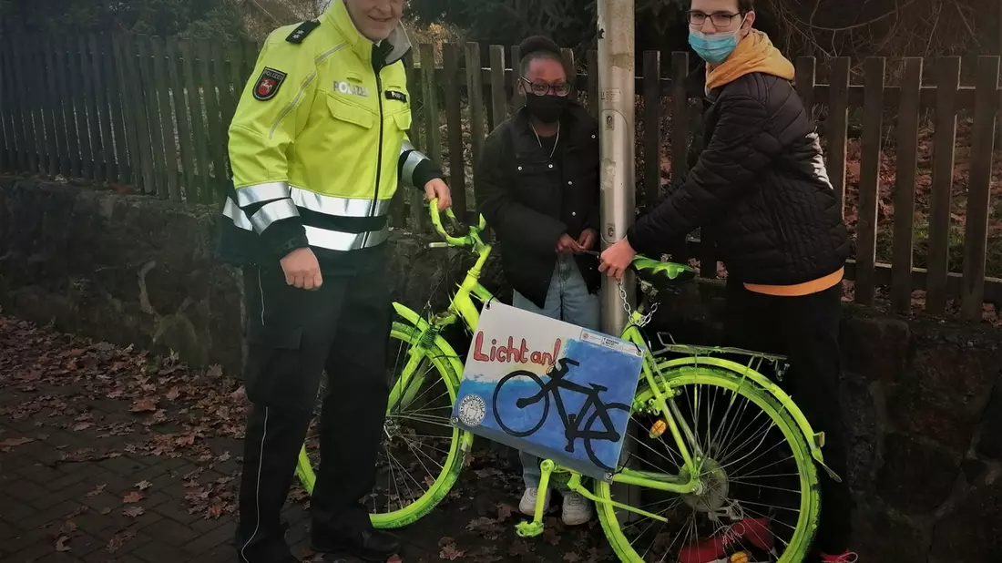 POL-PDTR: LICHT AN! Polizei Idar-Oberstein startet Präventionskampagne in Kooperation mit der Stadt Idar-Oberstein und der Landesverkehrswacht Rheinland-Pfalz - Bild: presseportal.de
