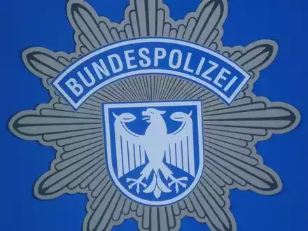 Bundespolizeidirektion München: Erfolgreiche Wiederbelebung - Foto: presseportal.de